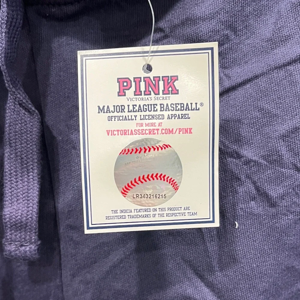 New with tags PINK NY Yankees pants size Medium Limited Edition - Picture 4 of 4